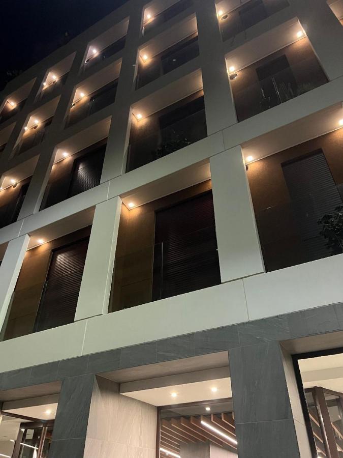 Number House - Number 9 Milano